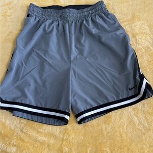 Nike Men's DNA dri fit basketball shorts, 6” inseam with pockets - Gray